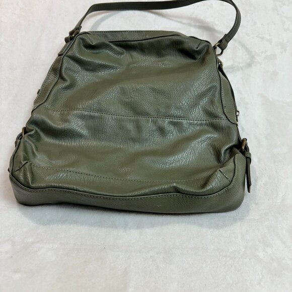 Puma Green Leather Laptop/Shoulder Bag - Fashion Accessory - Picture 14 of 16